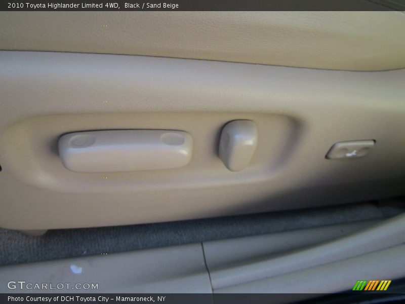 Black / Sand Beige 2010 Toyota Highlander Limited 4WD