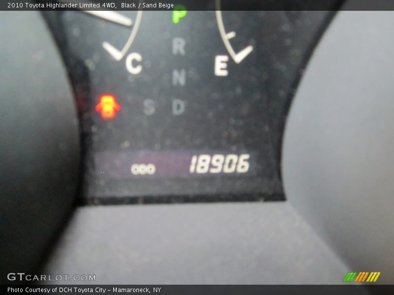 Black / Sand Beige 2010 Toyota Highlander Limited 4WD