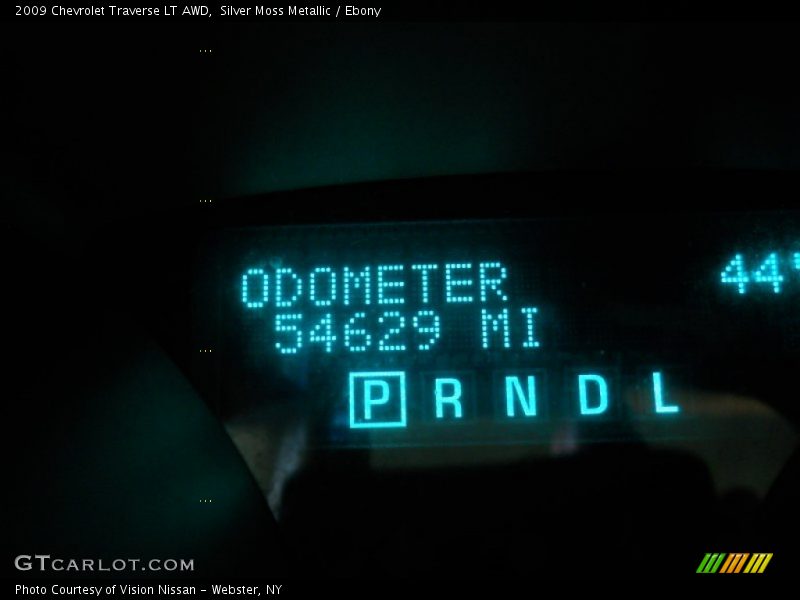 Silver Moss Metallic / Ebony 2009 Chevrolet Traverse LT AWD