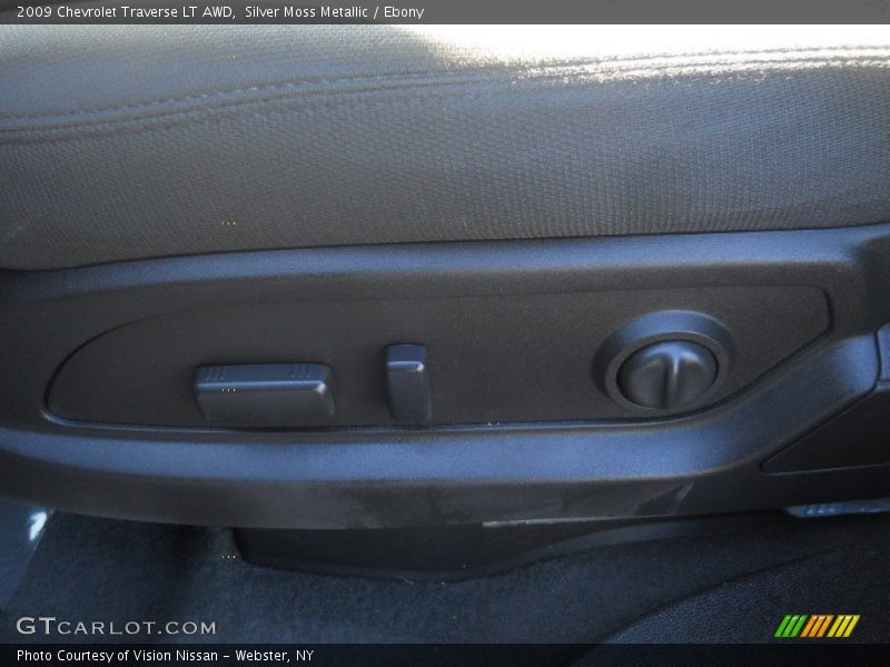 Silver Moss Metallic / Ebony 2009 Chevrolet Traverse LT AWD