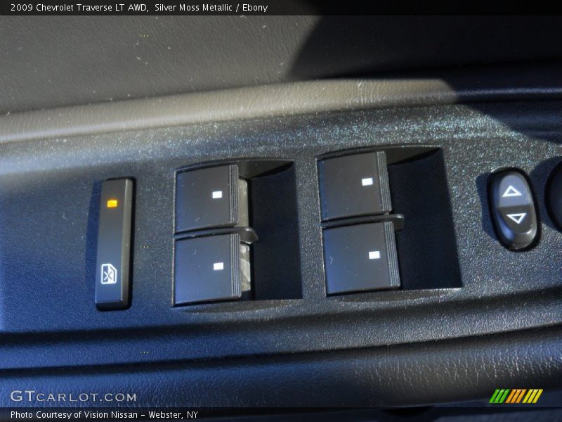 Silver Moss Metallic / Ebony 2009 Chevrolet Traverse LT AWD