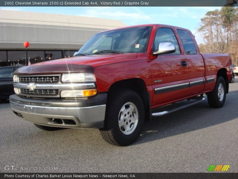 Victory Red / Graphite Gray 2002 Chevrolet Silverado 1500 LS Extended Cab 4x4