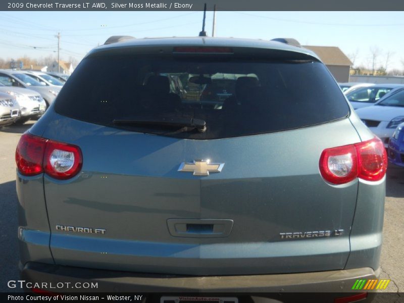 Silver Moss Metallic / Ebony 2009 Chevrolet Traverse LT AWD
