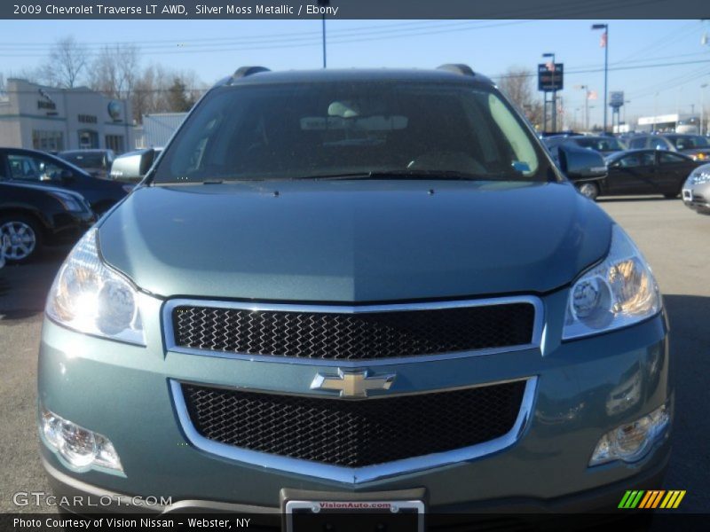 Silver Moss Metallic / Ebony 2009 Chevrolet Traverse LT AWD