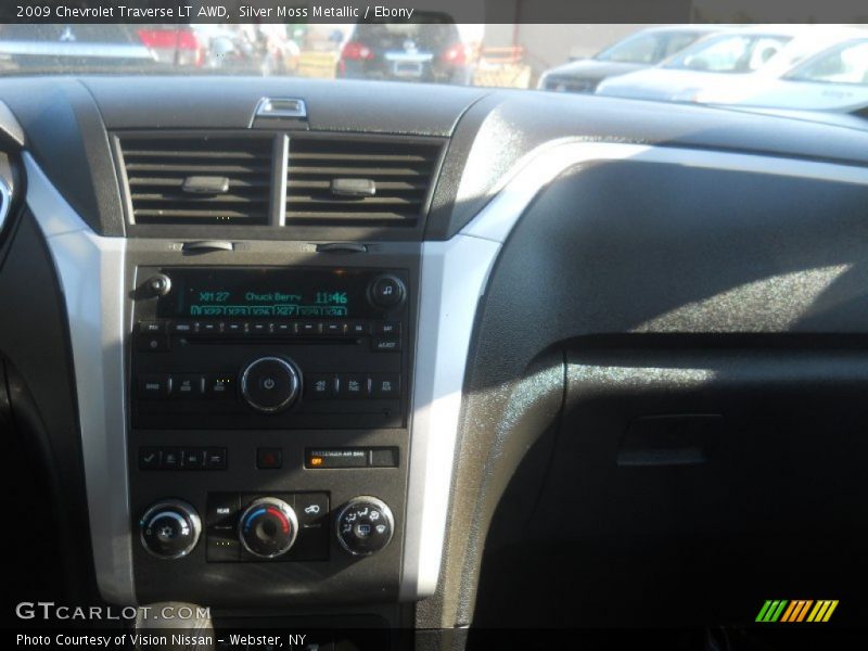 Silver Moss Metallic / Ebony 2009 Chevrolet Traverse LT AWD