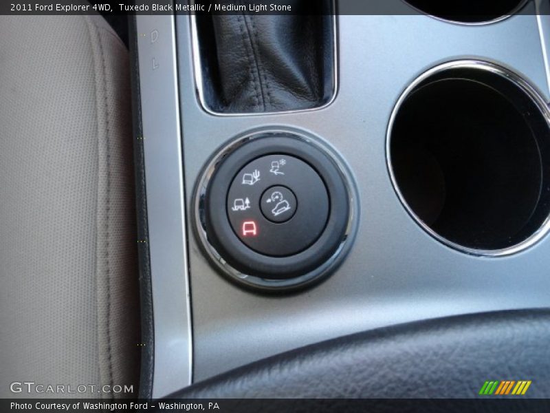Tuxedo Black Metallic / Medium Light Stone 2011 Ford Explorer 4WD