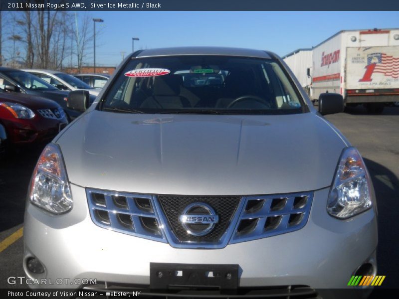 Silver Ice Metallic / Black 2011 Nissan Rogue S AWD