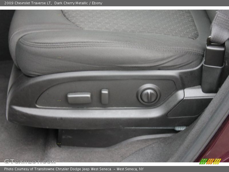 Dark Cherry Metallic / Ebony 2009 Chevrolet Traverse LT