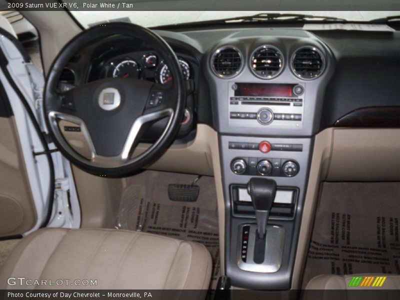 Polar White / Tan 2009 Saturn VUE XR V6