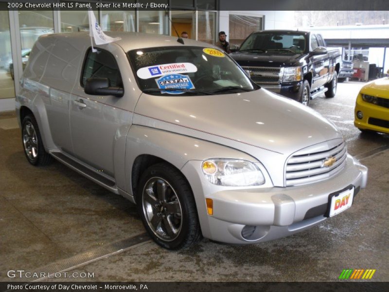 Silver Ice Metallic / Ebony 2009 Chevrolet HHR LS Panel