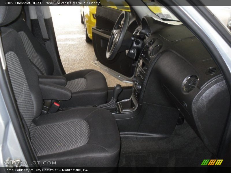 Silver Ice Metallic / Ebony 2009 Chevrolet HHR LS Panel