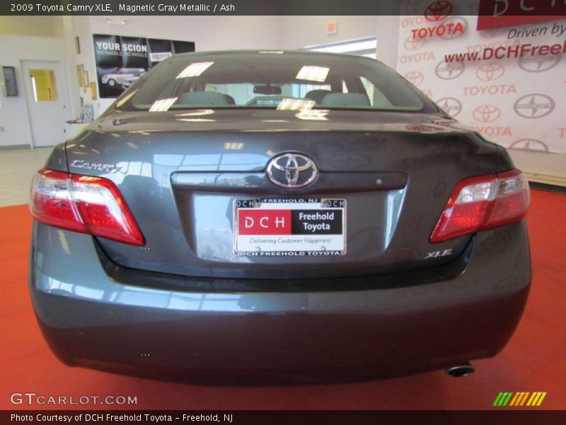 Magnetic Gray Metallic / Ash 2009 Toyota Camry XLE