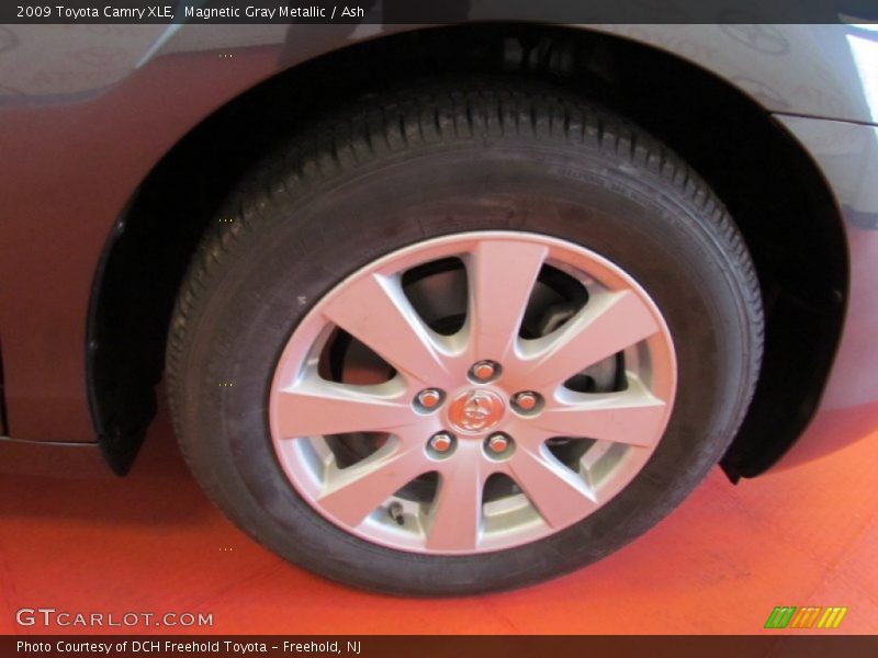 Magnetic Gray Metallic / Ash 2009 Toyota Camry XLE
