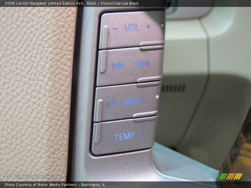 Controls of 2008 Navigator Limited Edition 4x4