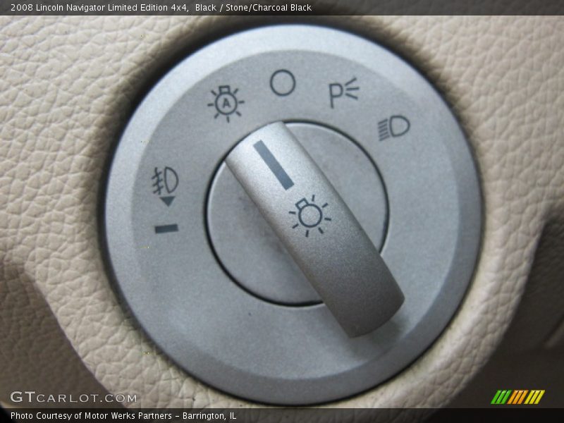 Controls of 2008 Navigator Limited Edition 4x4