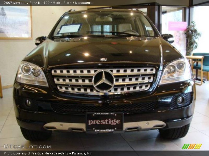 Black / Macadamia 2007 Mercedes-Benz ML 500 4Matic