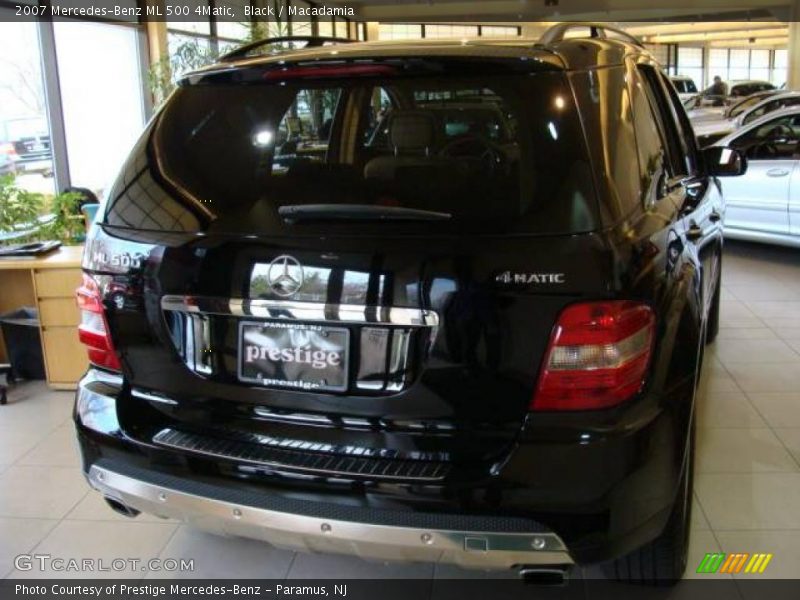 Black / Macadamia 2007 Mercedes-Benz ML 500 4Matic