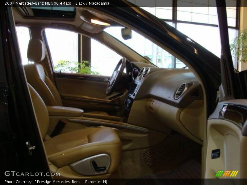 Black / Macadamia 2007 Mercedes-Benz ML 500 4Matic