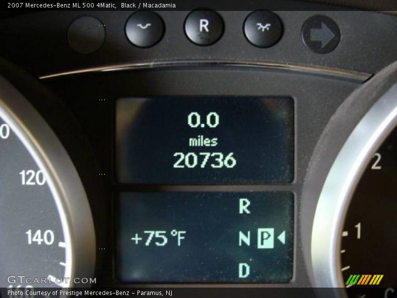 Black / Macadamia 2007 Mercedes-Benz ML 500 4Matic