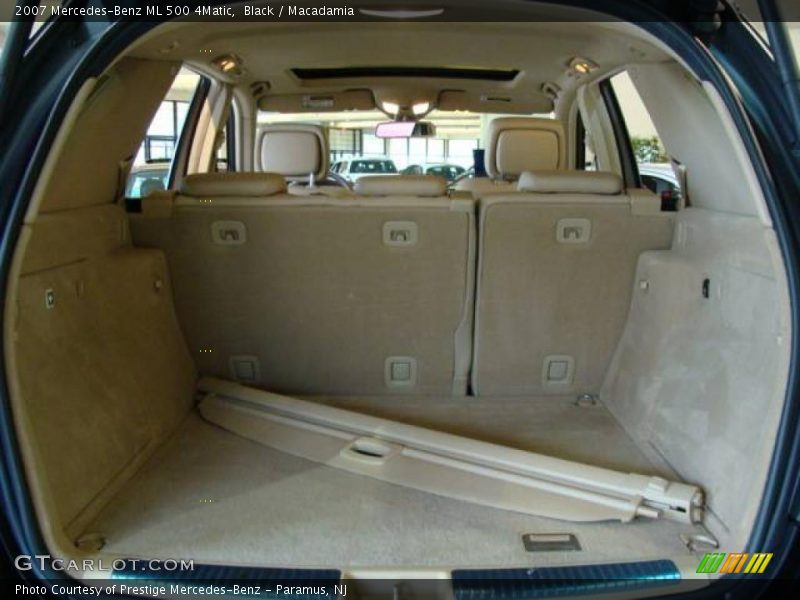 Black / Macadamia 2007 Mercedes-Benz ML 500 4Matic
