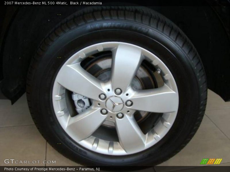 Black / Macadamia 2007 Mercedes-Benz ML 500 4Matic