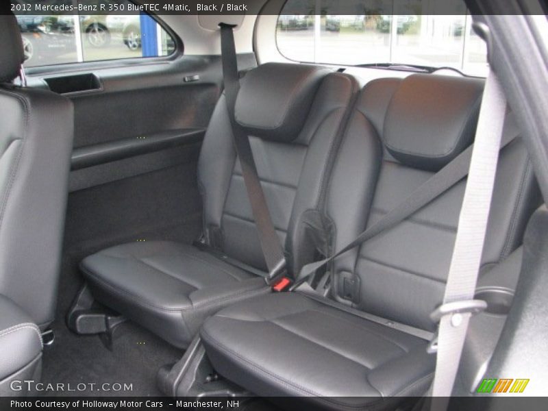 Rear Seat of 2012 R 350 BlueTEC 4Matic