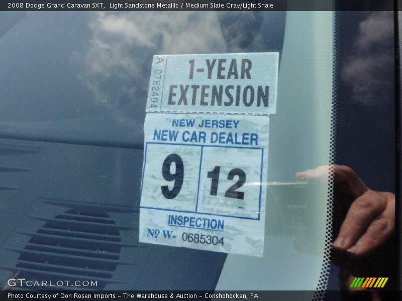 Light Sandstone Metallic / Medium Slate Gray/Light Shale 2008 Dodge Grand Caravan SXT