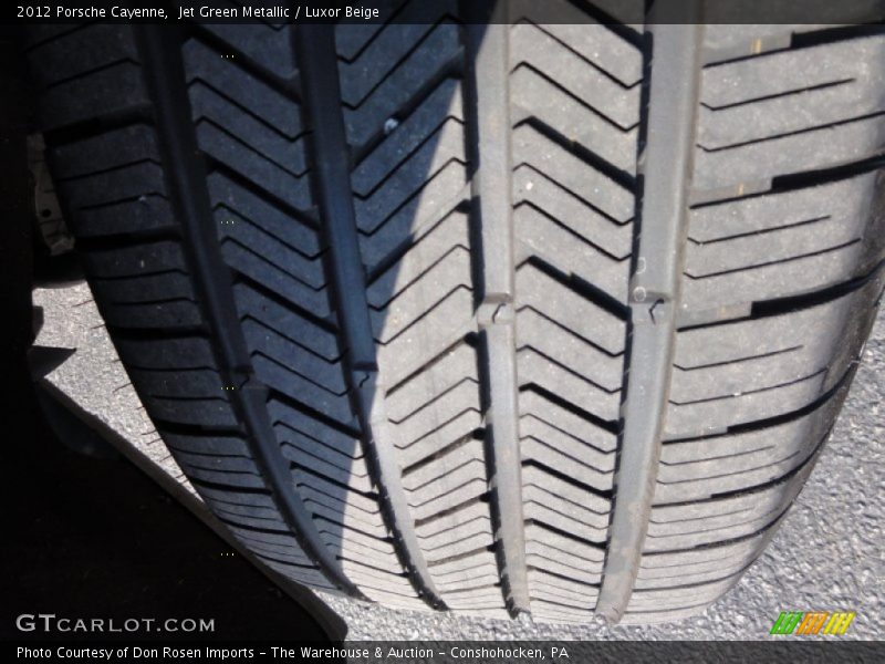 Jet Green Metallic / Luxor Beige 2012 Porsche Cayenne