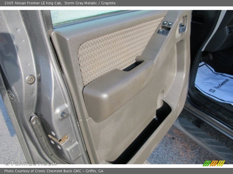 Storm Gray Metallic / Graphite 2005 Nissan Frontier LE King Cab