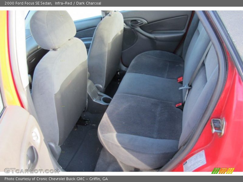 Infra-Red / Dark Charcoal 2000 Ford Focus SE Sedan