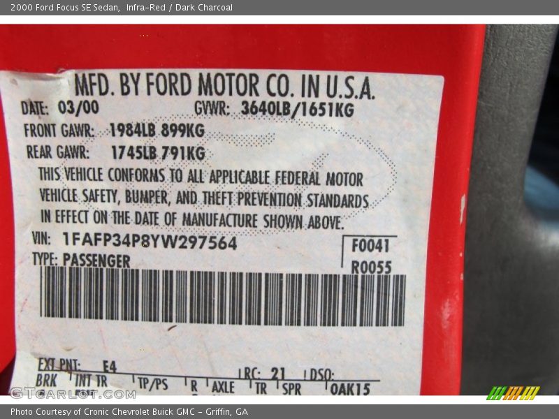 Infra-Red / Dark Charcoal 2000 Ford Focus SE Sedan