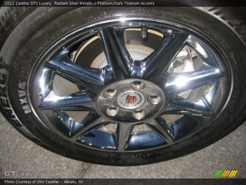 Radiant Silver Metallic / Titanium/Dark Titanium Accents 2011 Cadillac DTS Luxury