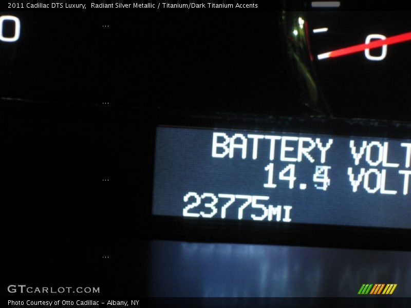 Radiant Silver Metallic / Titanium/Dark Titanium Accents 2011 Cadillac DTS Luxury