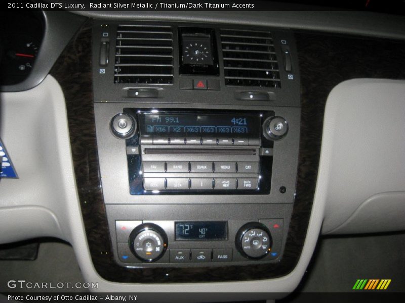 Radiant Silver Metallic / Titanium/Dark Titanium Accents 2011 Cadillac DTS Luxury