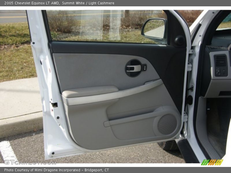 Summit White / Light Cashmere 2005 Chevrolet Equinox LT AWD