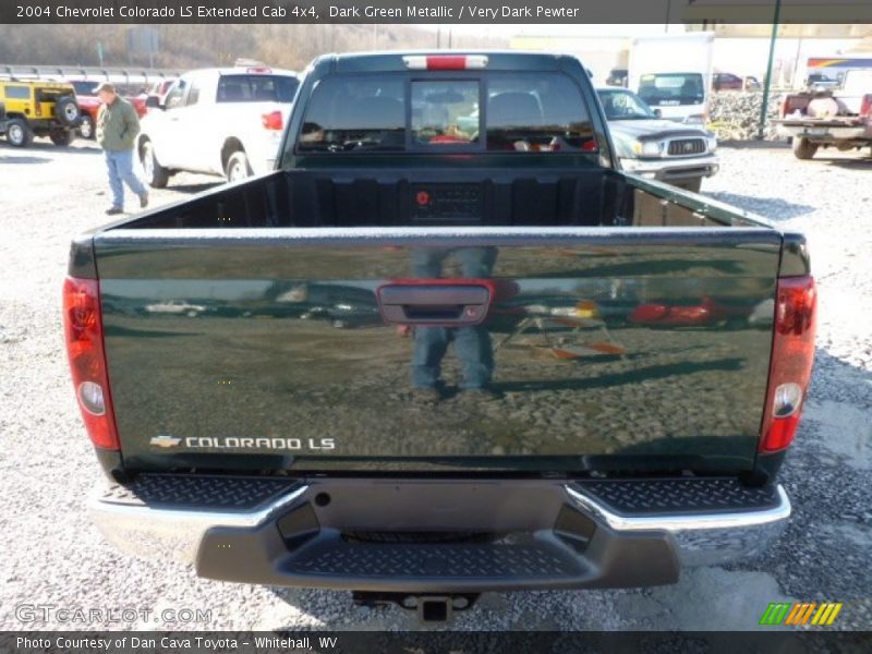 Dark Green Metallic / Very Dark Pewter 2004 Chevrolet Colorado LS Extended Cab 4x4