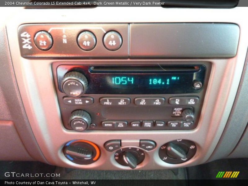 Dark Green Metallic / Very Dark Pewter 2004 Chevrolet Colorado LS Extended Cab 4x4
