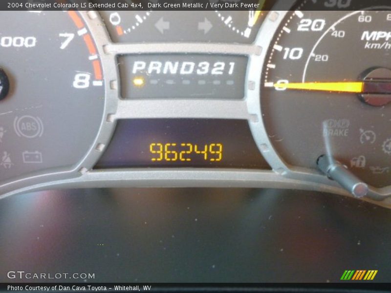 Dark Green Metallic / Very Dark Pewter 2004 Chevrolet Colorado LS Extended Cab 4x4