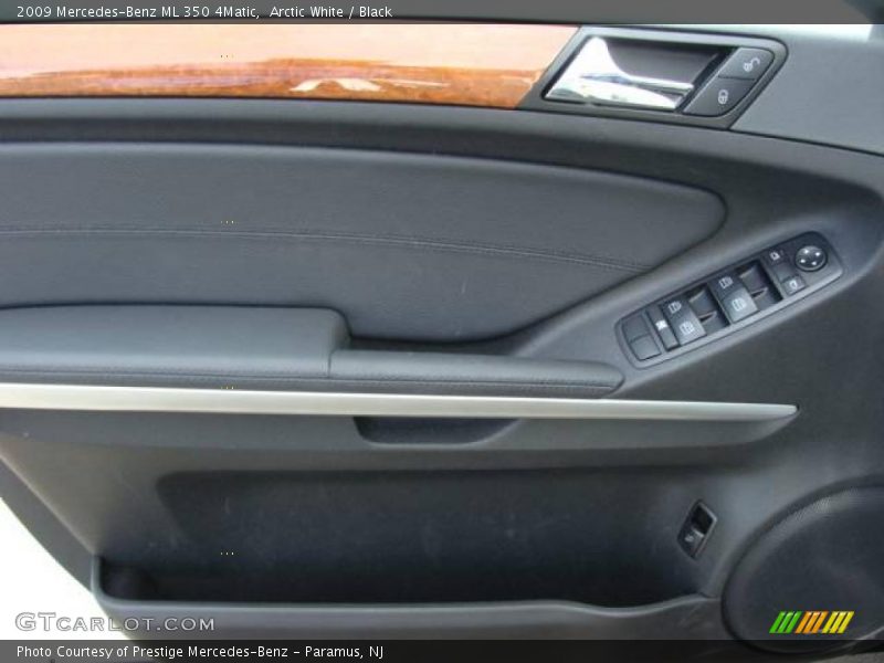 Arctic White / Black 2009 Mercedes-Benz ML 350 4Matic