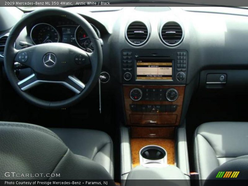 Arctic White / Black 2009 Mercedes-Benz ML 350 4Matic