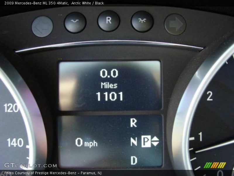 Arctic White / Black 2009 Mercedes-Benz ML 350 4Matic