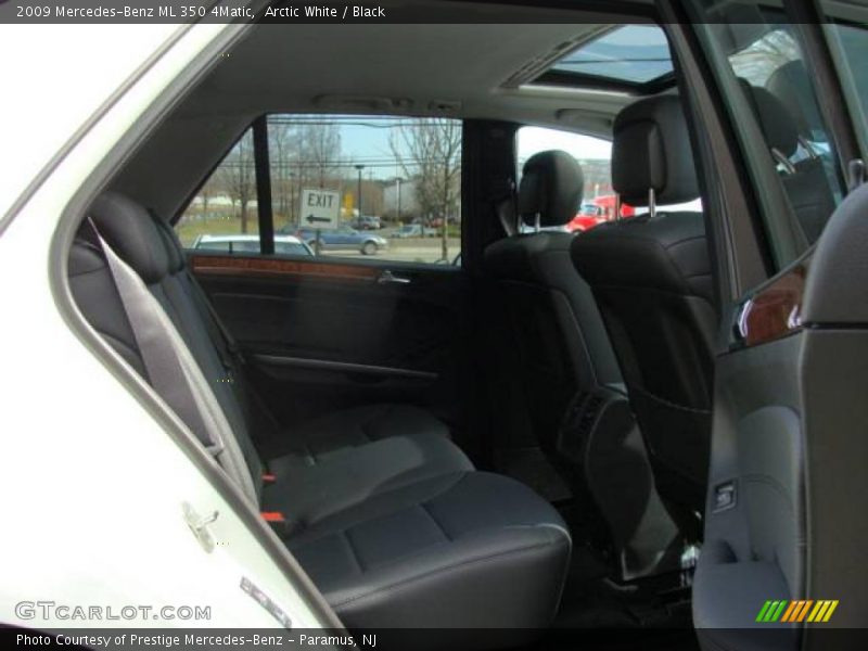 Arctic White / Black 2009 Mercedes-Benz ML 350 4Matic