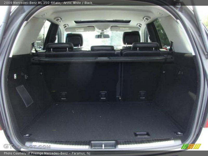 Arctic White / Black 2009 Mercedes-Benz ML 350 4Matic