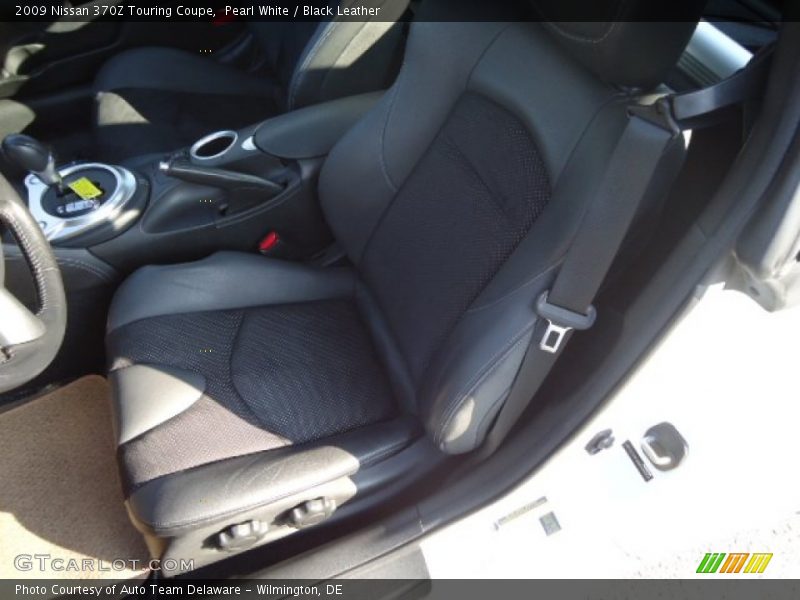 Pearl White / Black Leather 2009 Nissan 370Z Touring Coupe
