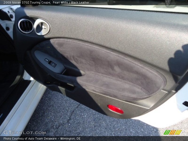 Pearl White / Black Leather 2009 Nissan 370Z Touring Coupe