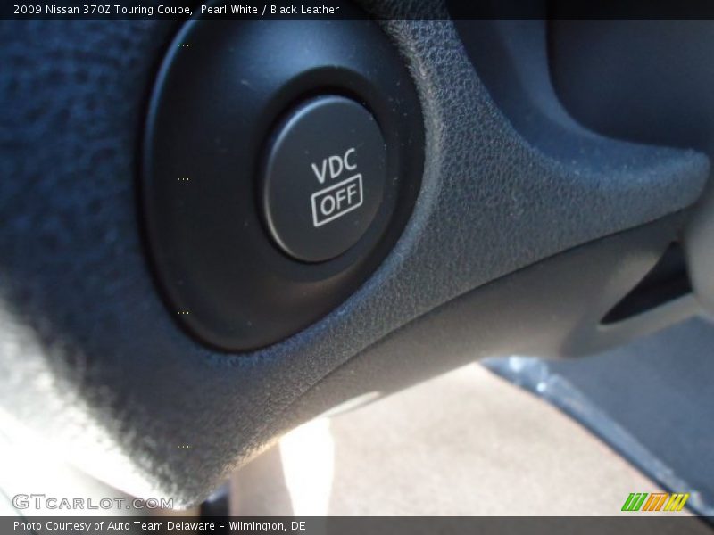 Pearl White / Black Leather 2009 Nissan 370Z Touring Coupe