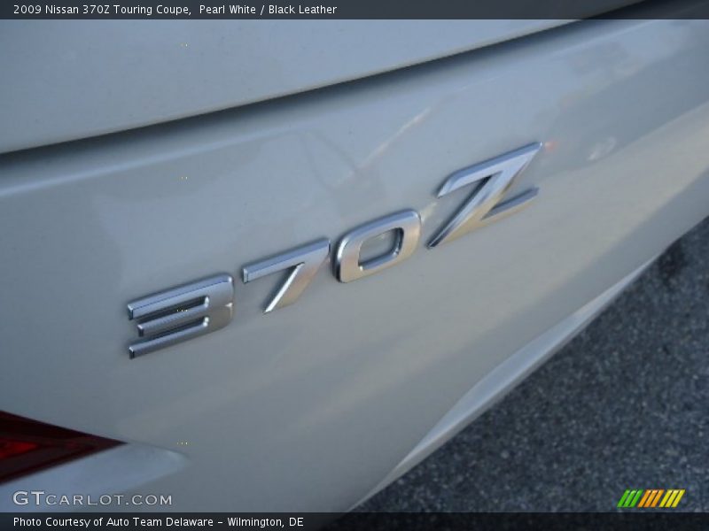 Pearl White / Black Leather 2009 Nissan 370Z Touring Coupe