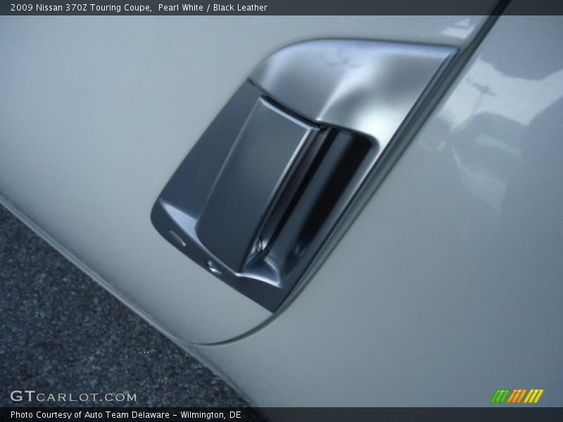 Pearl White / Black Leather 2009 Nissan 370Z Touring Coupe