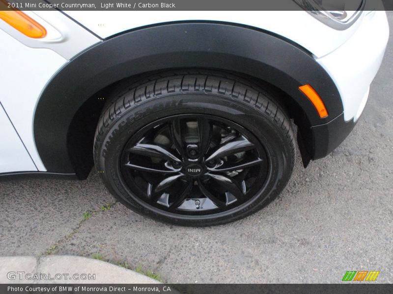 Light White / Carbon Black 2011 Mini Cooper Countryman