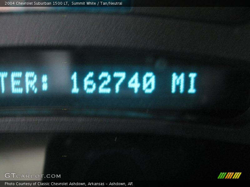 Summit White / Tan/Neutral 2004 Chevrolet Suburban 1500 LT